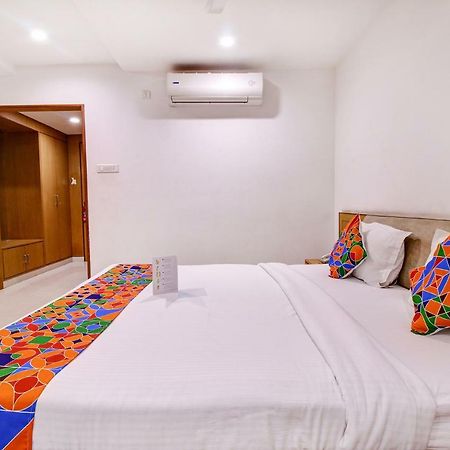 Fabhotel Syberitic Suites Gachibowli - Fully Vaccinated Staff Kondapur  Exterior foto