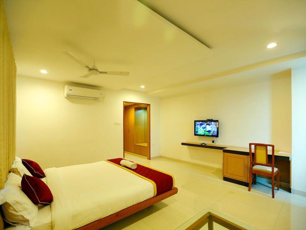 Fabhotel Syberitic Suites Gachibowli - Fully Vaccinated Staff Kondapur  Exterior foto
