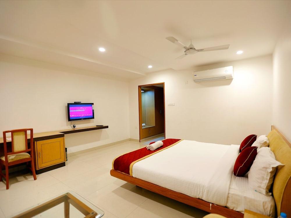 Fabhotel Syberitic Suites Gachibowli - Fully Vaccinated Staff Kondapur  Exterior foto