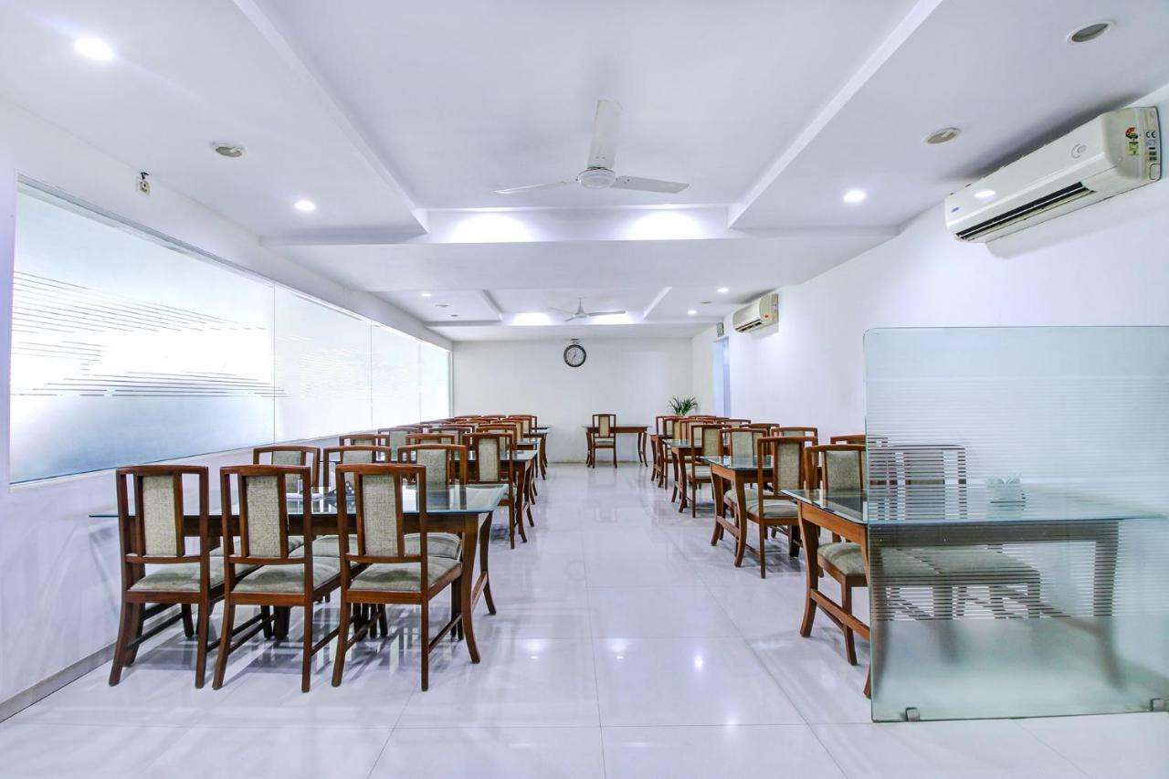 Fabhotel Syberitic Suites Gachibowli - Fully Vaccinated Staff Kondapur  Exterior foto