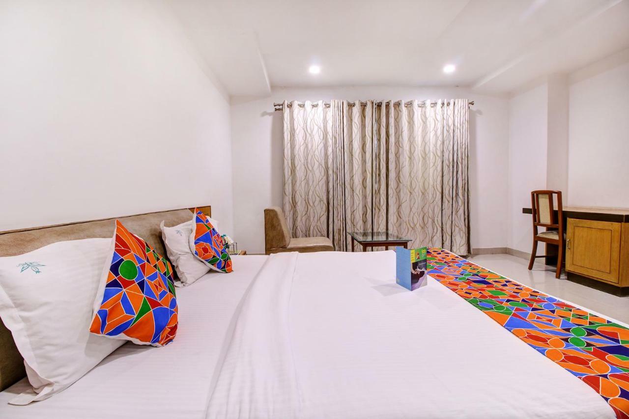 Fabhotel Syberitic Suites Gachibowli - Fully Vaccinated Staff Kondapur  Exterior foto